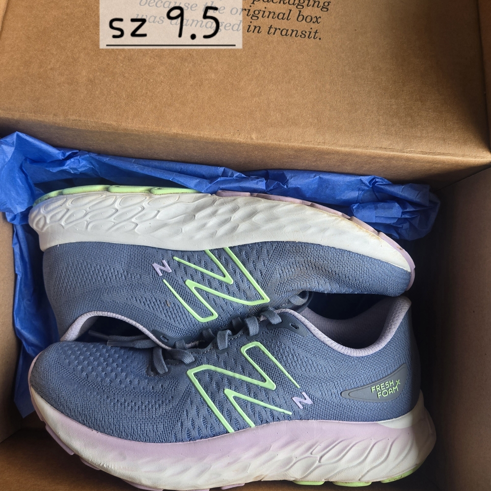 New Balance Gray and Green Sneakers with Cushioned Comfort